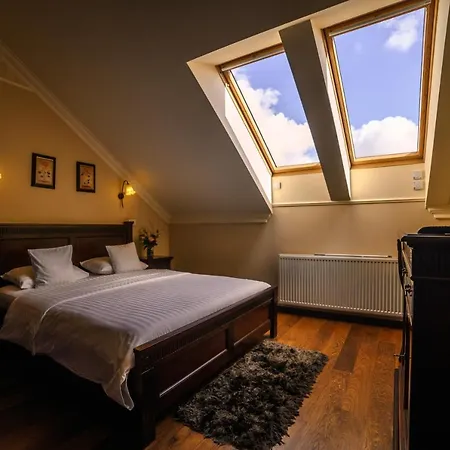 Hotel apartamentowy Iosefin 4*