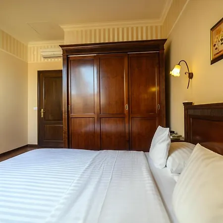 Hotel apartamentowy Iosefin 4*